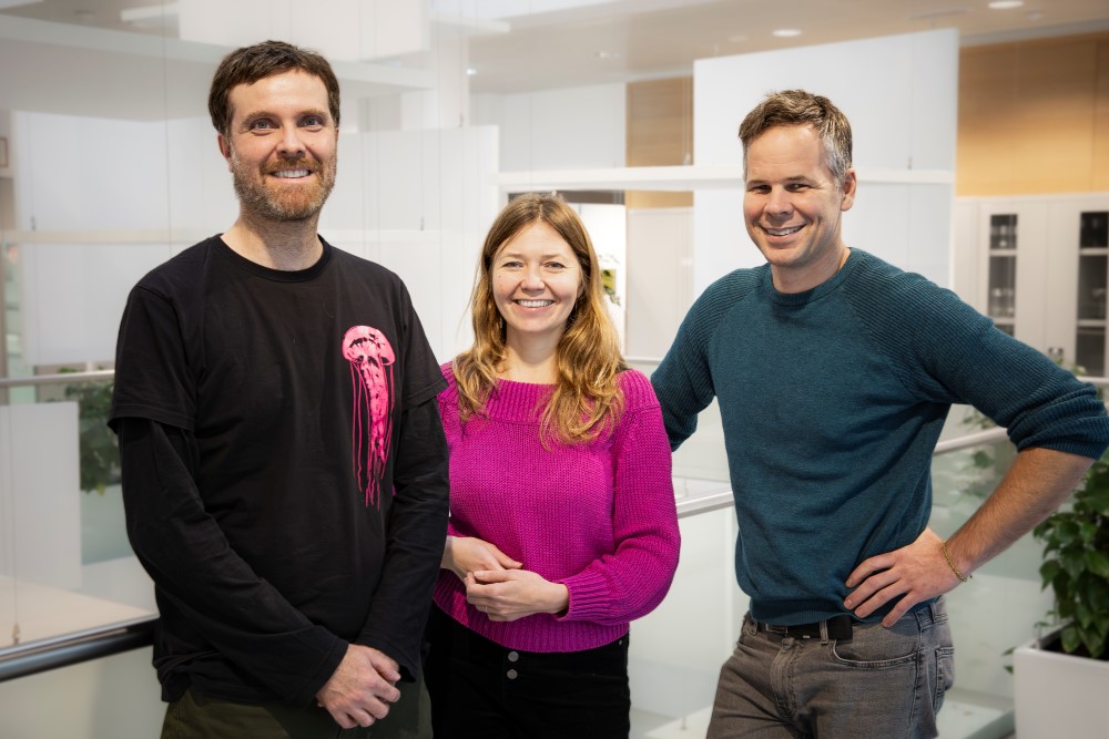 Scientists Tomas Vega-Zuniga and Olga Symonova and Professor Maximilian Jösch.