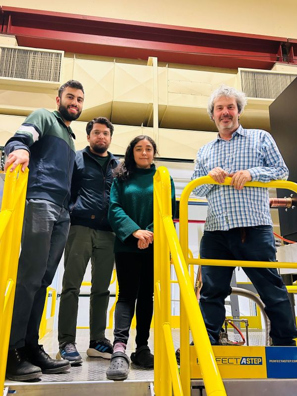 ISTA-Alumni Amit Nathwani und Muhammad Nauman, ISTA-Doktorandin und Erstautorin Valeska Zambra sowie Mitautor Arkady Shekhter.