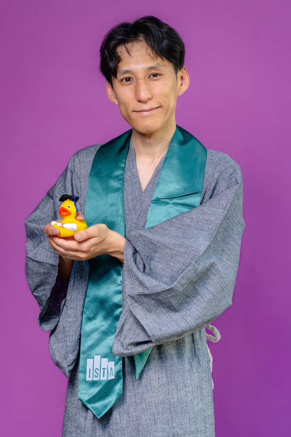 Graduate Sadashige Ishida.